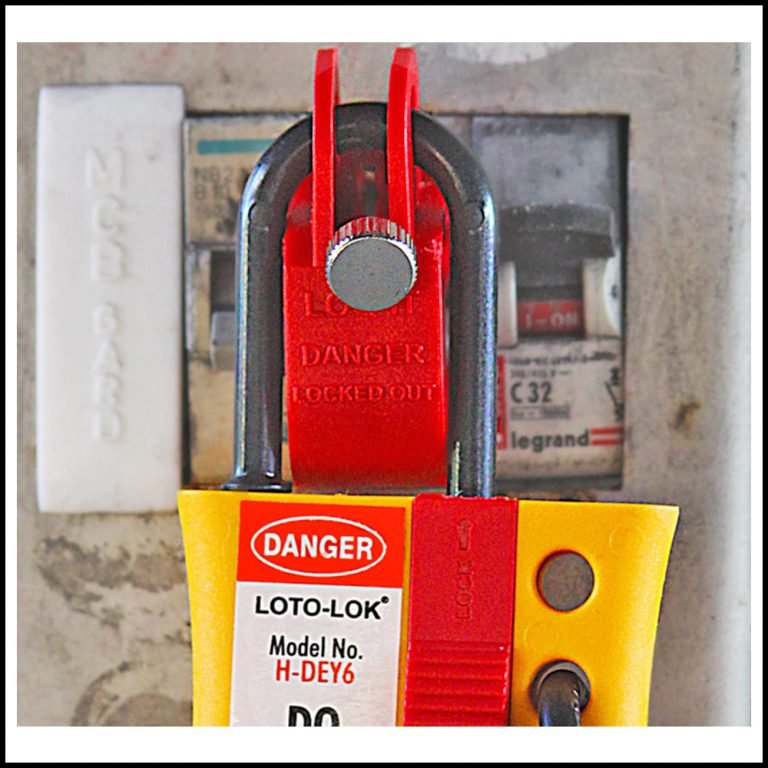 CIRCUIT BREAKER LOCKOUT LOTO SAFETY PRODUCTS